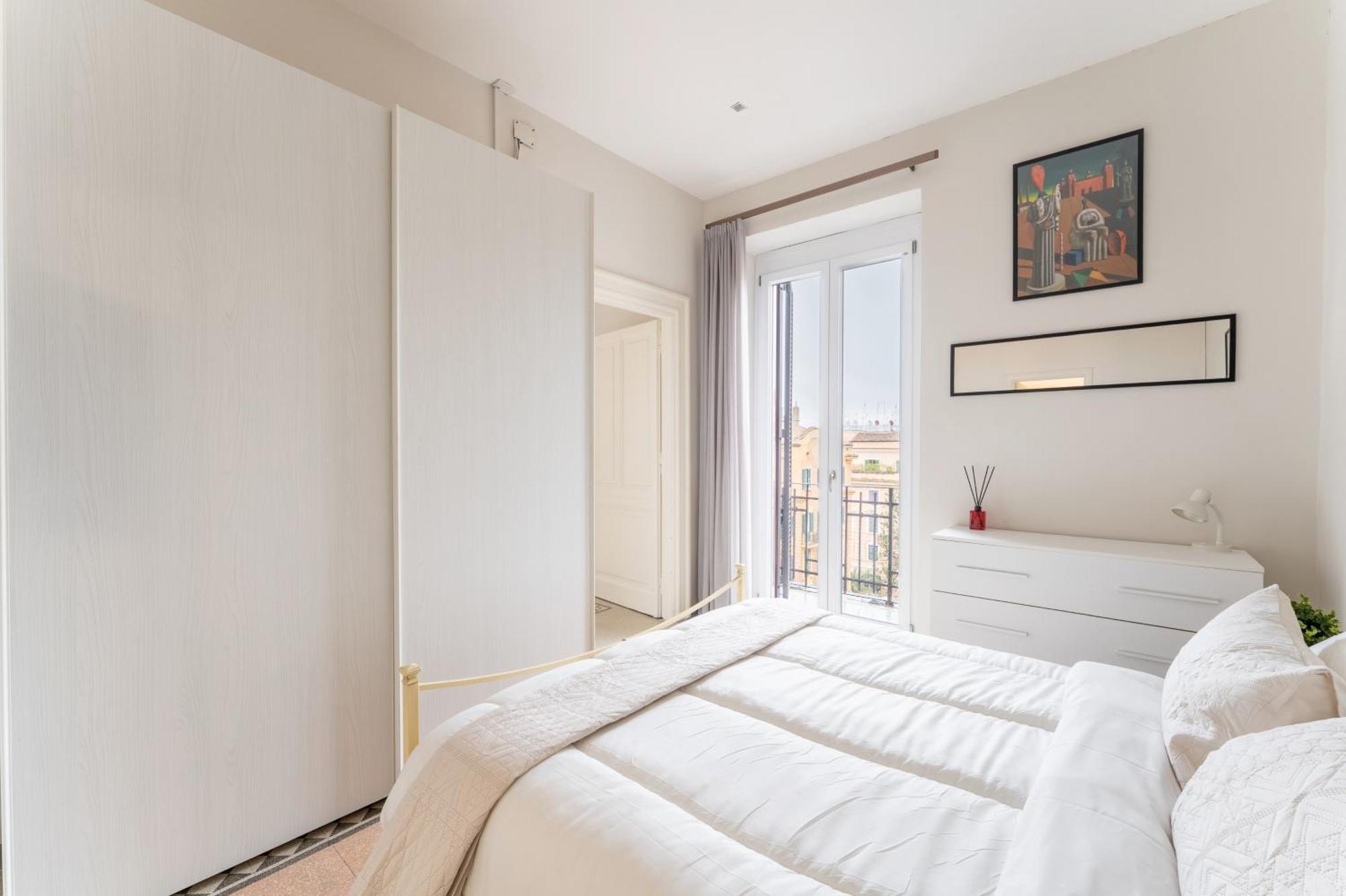 La Galleria, Rooftop Flat Nearby Borghese *