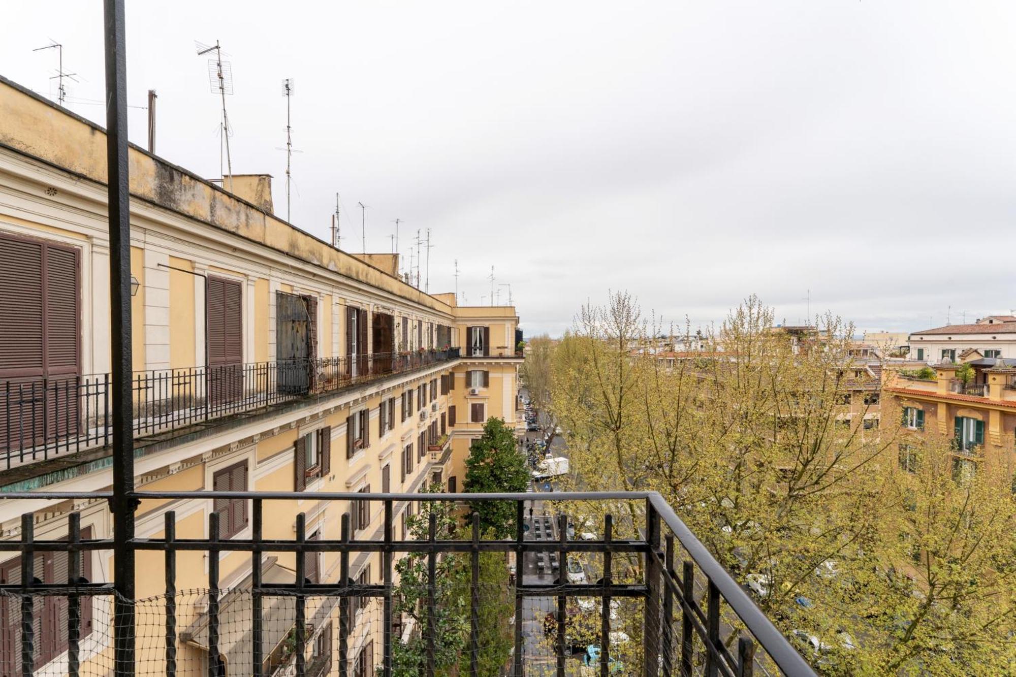 La Galleria, Rooftop Flat Nearby Borghese * Roma
